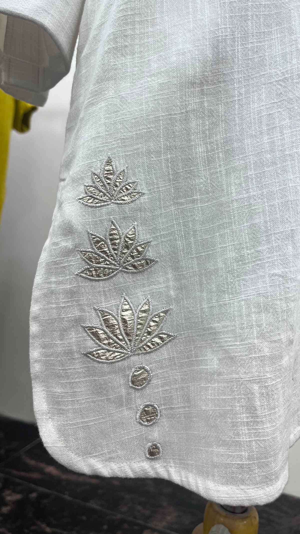 Linen Cotton Lotus Detailing Three-Fourth Sleeves Kurta