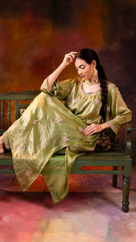 Khwaab Zaa – The Diwali & Karwa Edit | Kurta Pants Set - Label Sakshi Nayyar