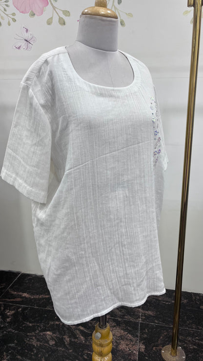 Linen Cotton Round Neck Kurta With Half Sleeves And Handwork Detailing With Culottes Pants