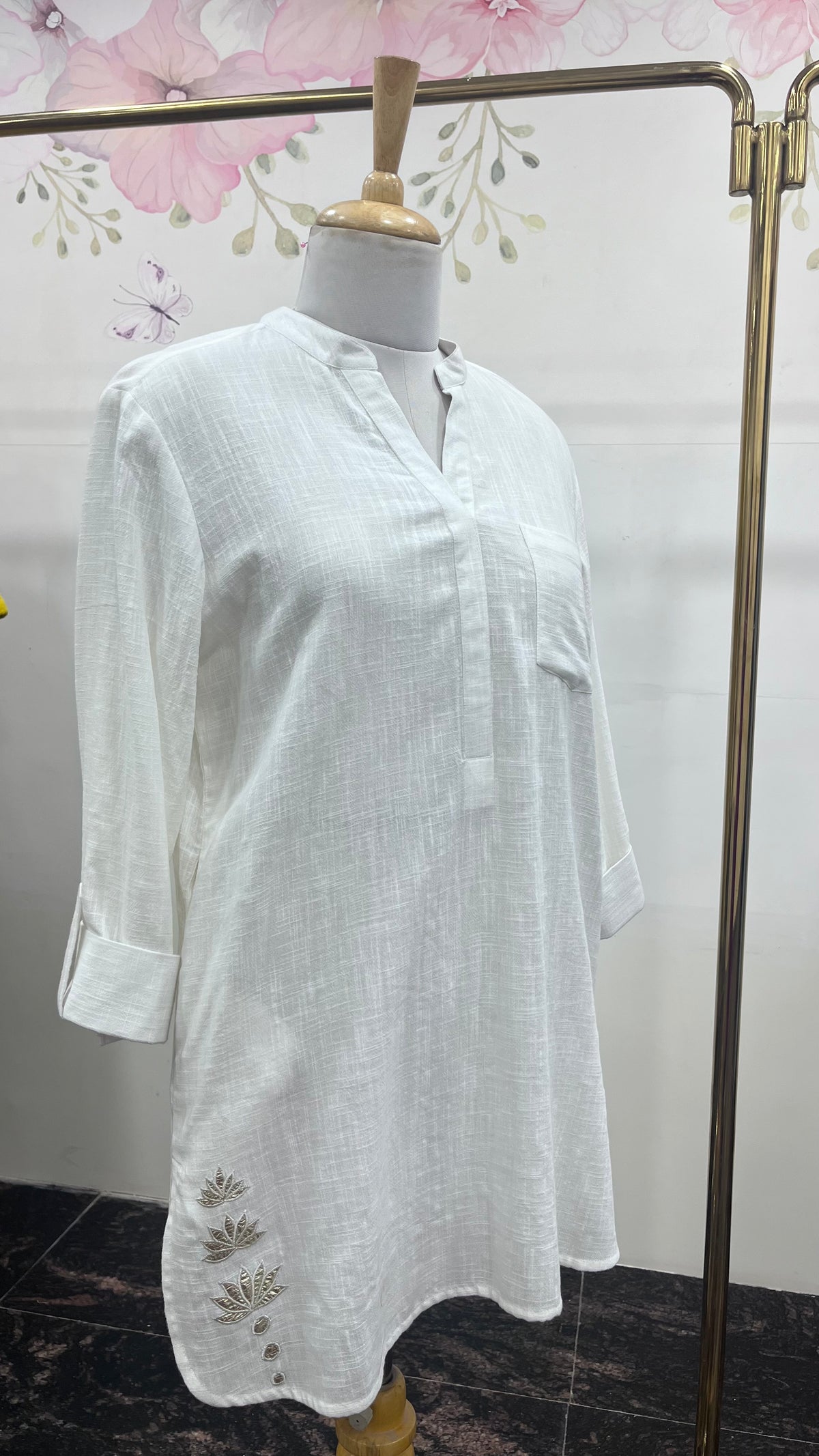 Linen Cotton Lotus Detailing Three-Fourth Sleeves Kurta