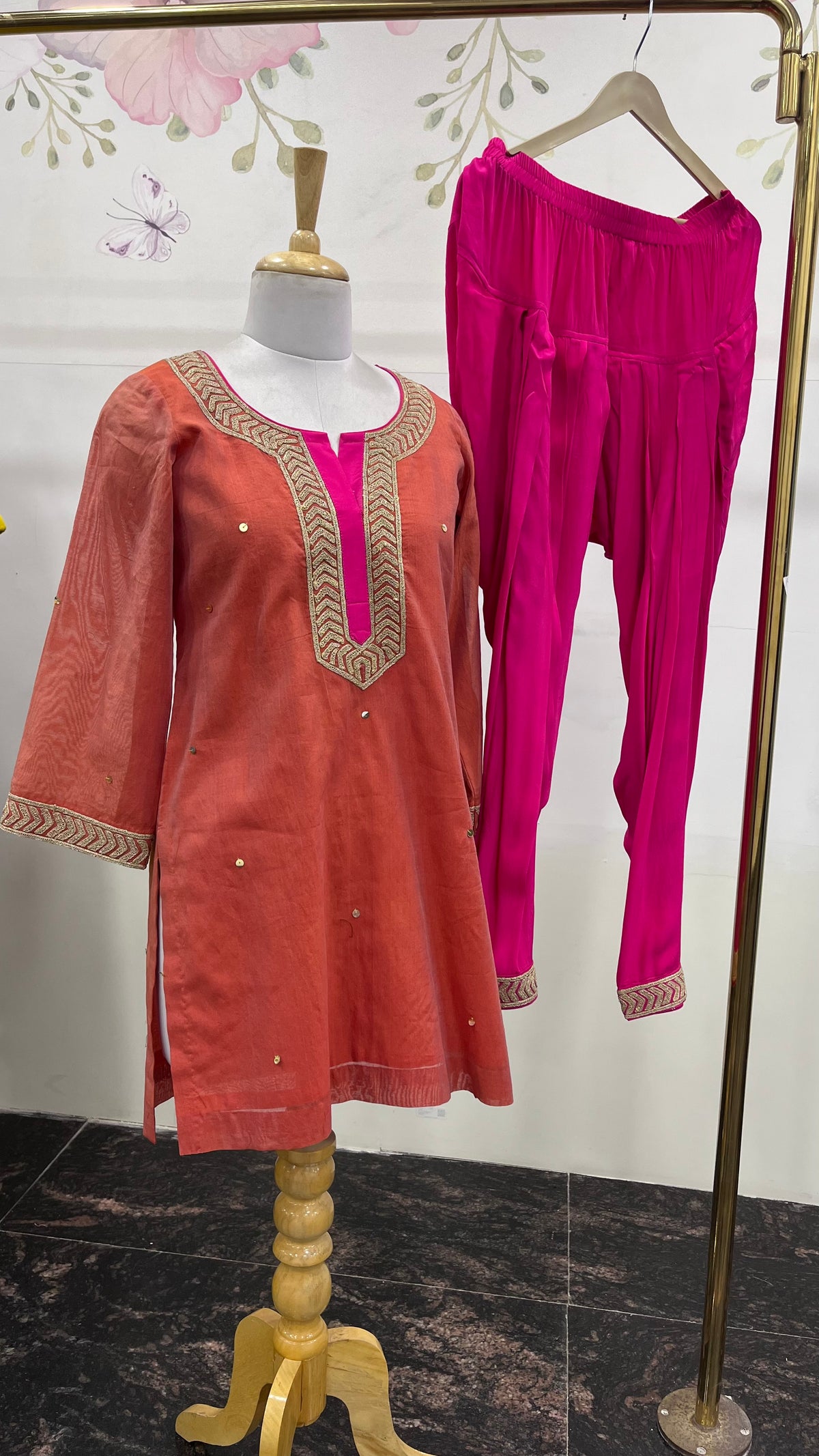 Full Suit With Dupatta And Patiala Salwar, Chanderi Kurta And Crepe Salwar With Machine Work